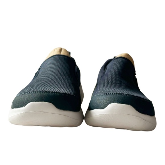 Skechers Go Walk Goga Max Slip On Shoes in Navy | 8 - Picture 5 of 9